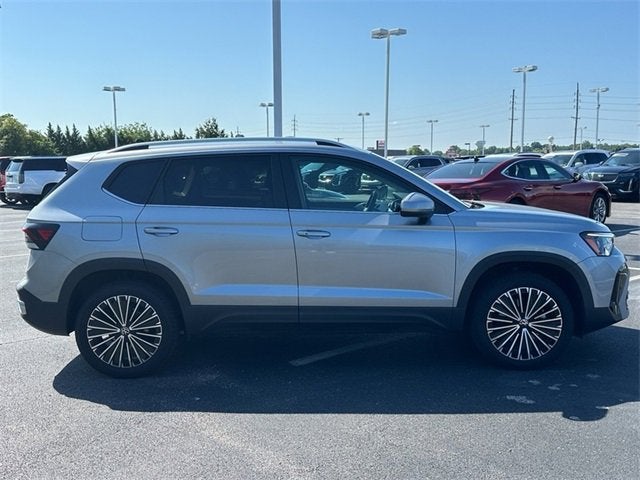 2025 Volkswagen Taos SE