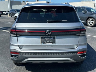 2025 Volkswagen Taos SE