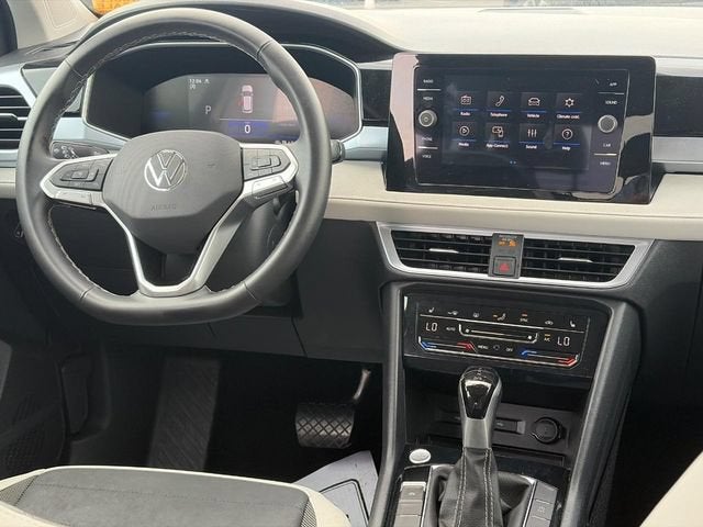 2025 Volkswagen Taos SE