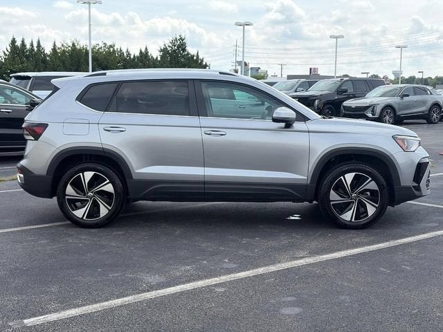 2025 Volkswagen Taos SE