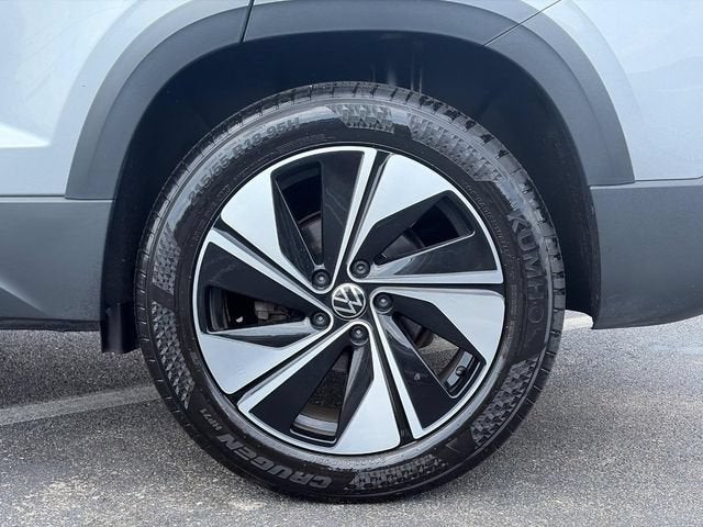2025 Volkswagen Taos SE