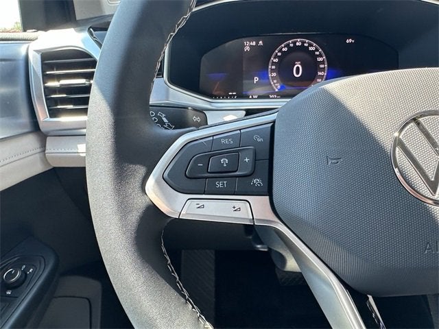 2025 Volkswagen Taos SE