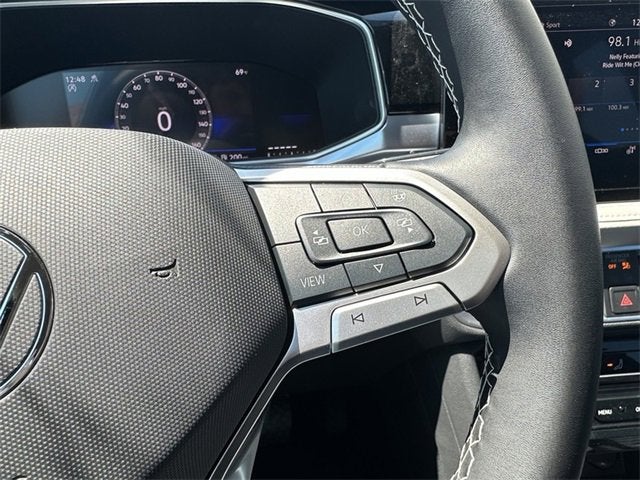 2025 Volkswagen Taos SE