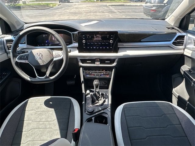 2025 Volkswagen Taos SE