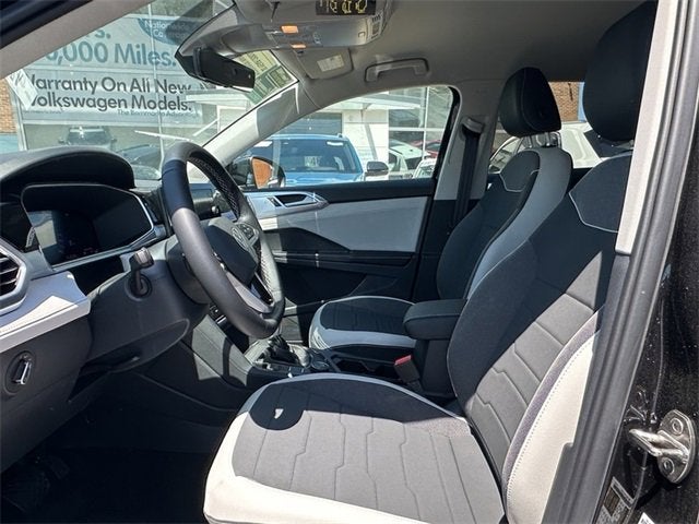 2025 Volkswagen Taos SE