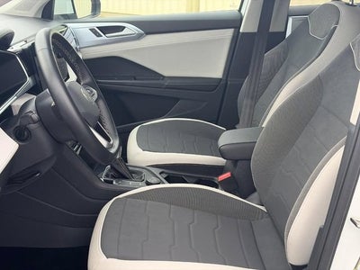 2025 Volkswagen Taos SE