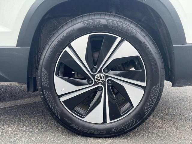 2025 Volkswagen Taos SE