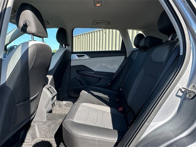 2025 Volkswagen Taos SE