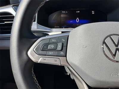 2025 Volkswagen Taos SE