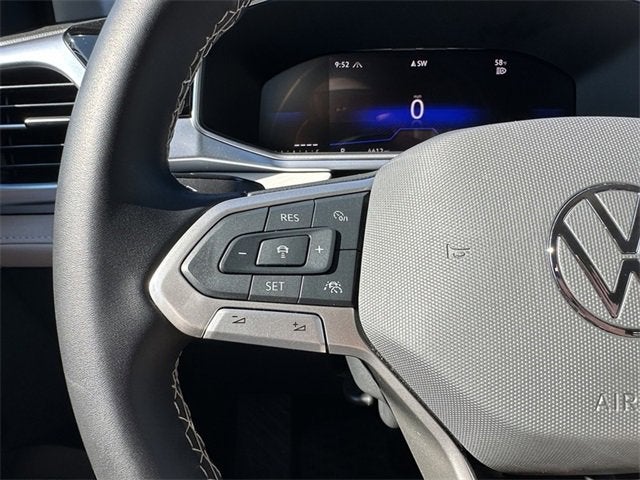 2025 Volkswagen Taos SE