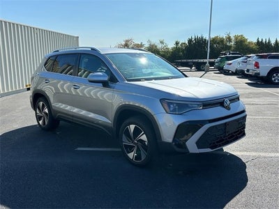 2025 Volkswagen Taos SE