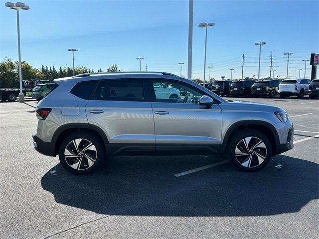 2025 Volkswagen Taos SE