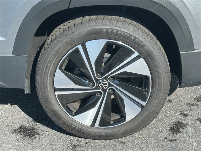 2025 Volkswagen Taos SE