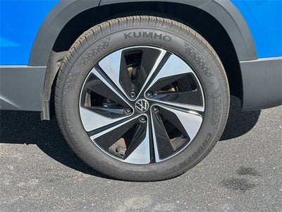 2025 Volkswagen Taos SE