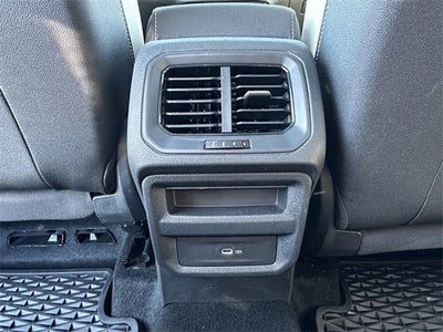 2025 Volkswagen Taos SE