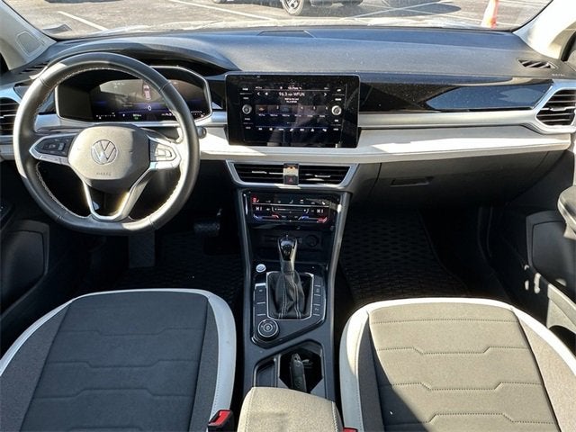 2025 Volkswagen Taos SE