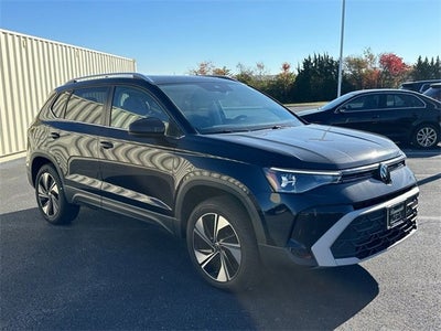 2025 Volkswagen Taos SE