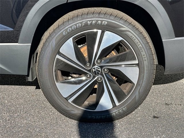 2025 Volkswagen Taos SE