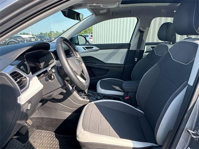 2025 Volkswagen Taos SE