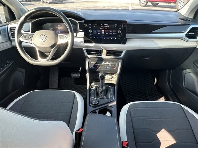 2025 Volkswagen Taos SE