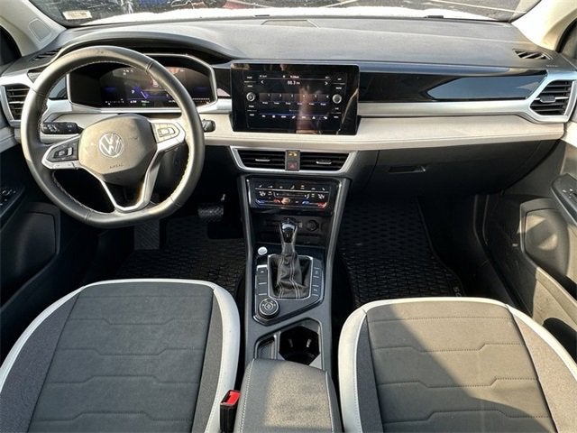 2025 Volkswagen Taos SE