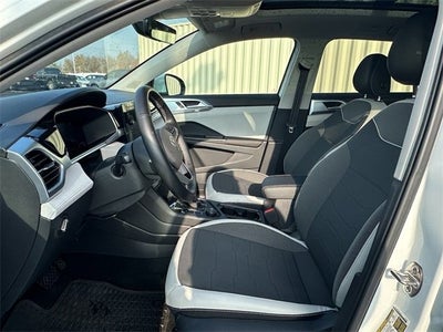 2025 Volkswagen Taos SE