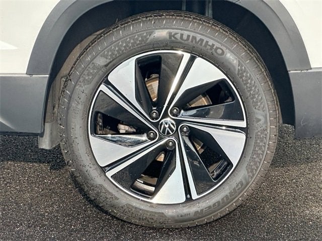 2025 Volkswagen Taos SE