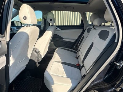 2025 Volkswagen Taos SE