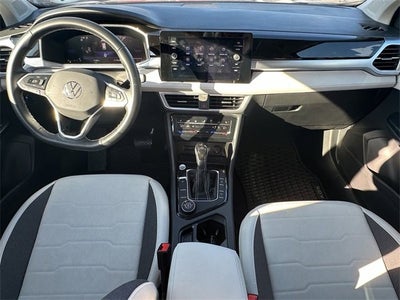 2025 Volkswagen Taos SE