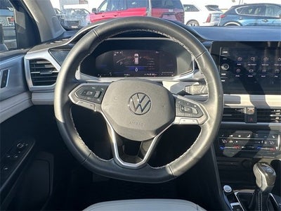 2025 Volkswagen Taos SE