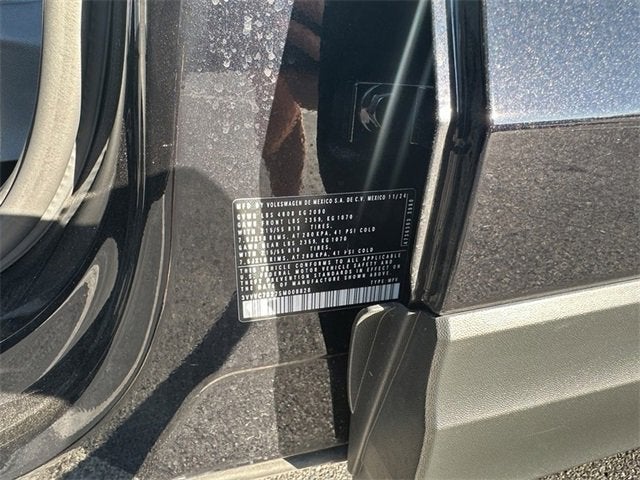 2025 Volkswagen Taos SE