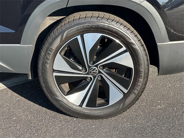 2025 Volkswagen Taos SE