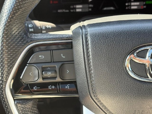 2024 Toyota Sequoia SR5