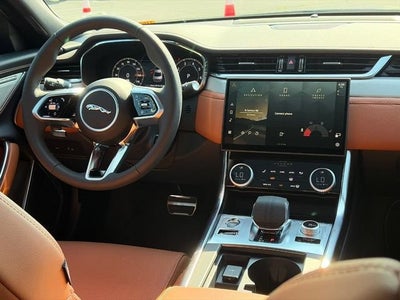2024 Jaguar XF R-Dynamic SE