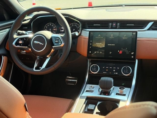 2024 Jaguar XF R-Dynamic SE