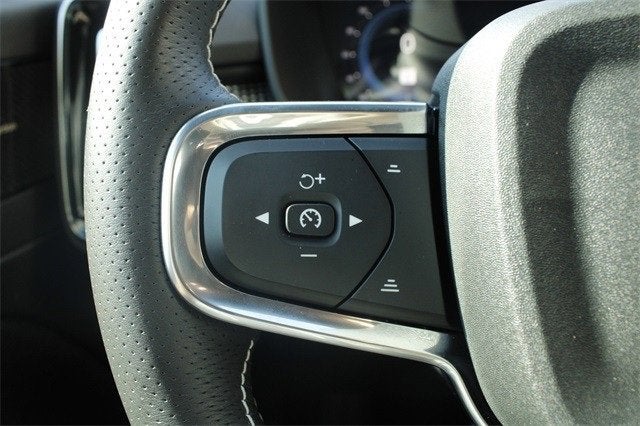 2021 Volvo XC40 Base