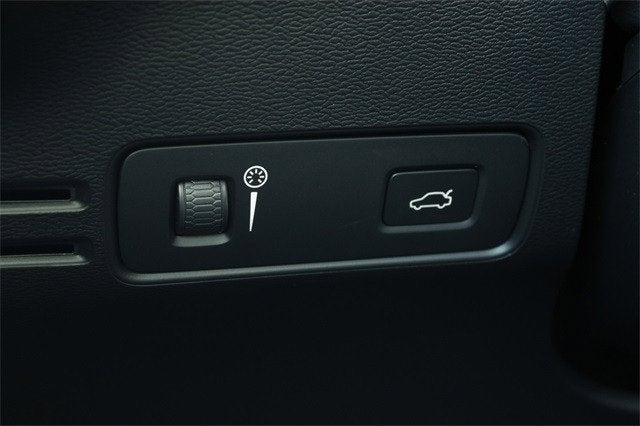 2021 Volvo XC40 Base