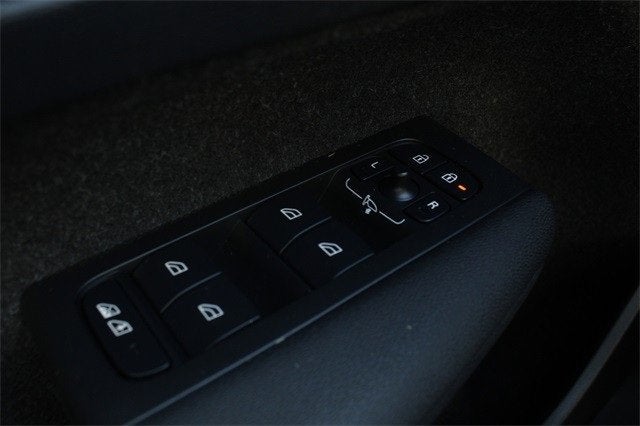 2021 Volvo XC40 Base