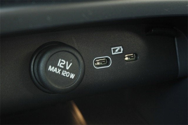 2021 Volvo XC40 Base