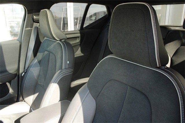 2021 Volvo XC40 Base