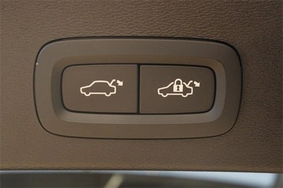 2021 Volvo XC40 Base