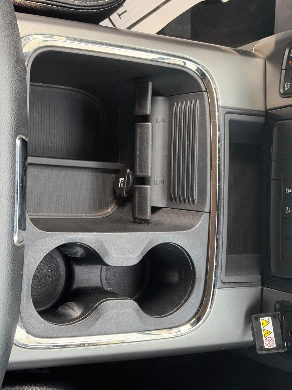 2016 RAM 1500 4WD Crew Cab 140.5" Sport