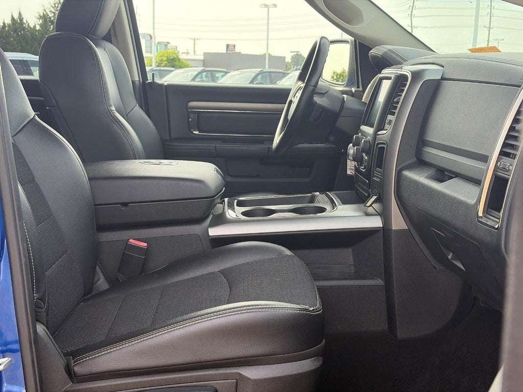 2016 RAM 1500 4WD Crew Cab 140.5" Sport