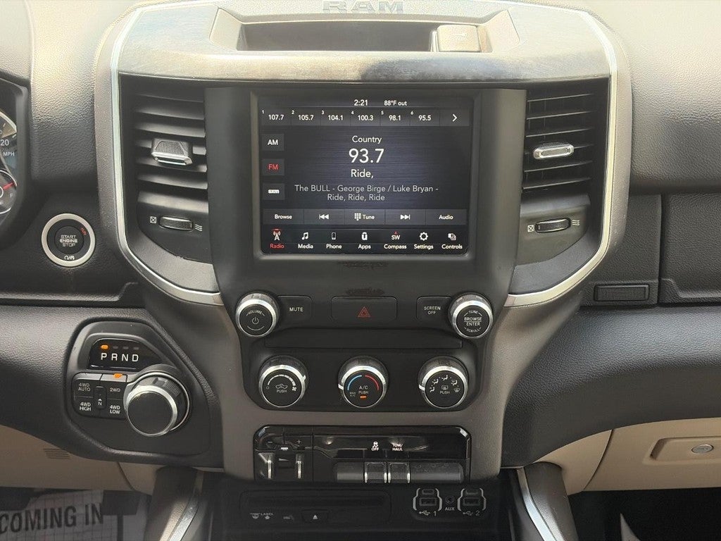 2019 RAM 1500 Big Horn/Lone Star 4x4 Crew Cab 6'4" Box