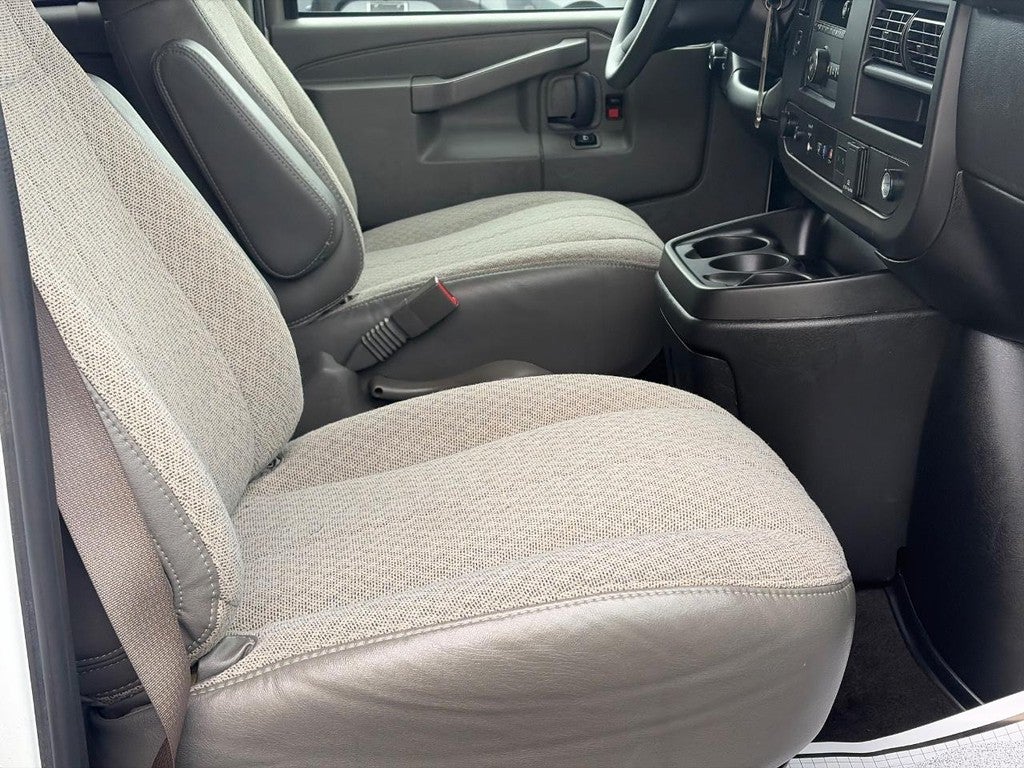 2024 Chevrolet Express Passenger RWD 3500 155" LT