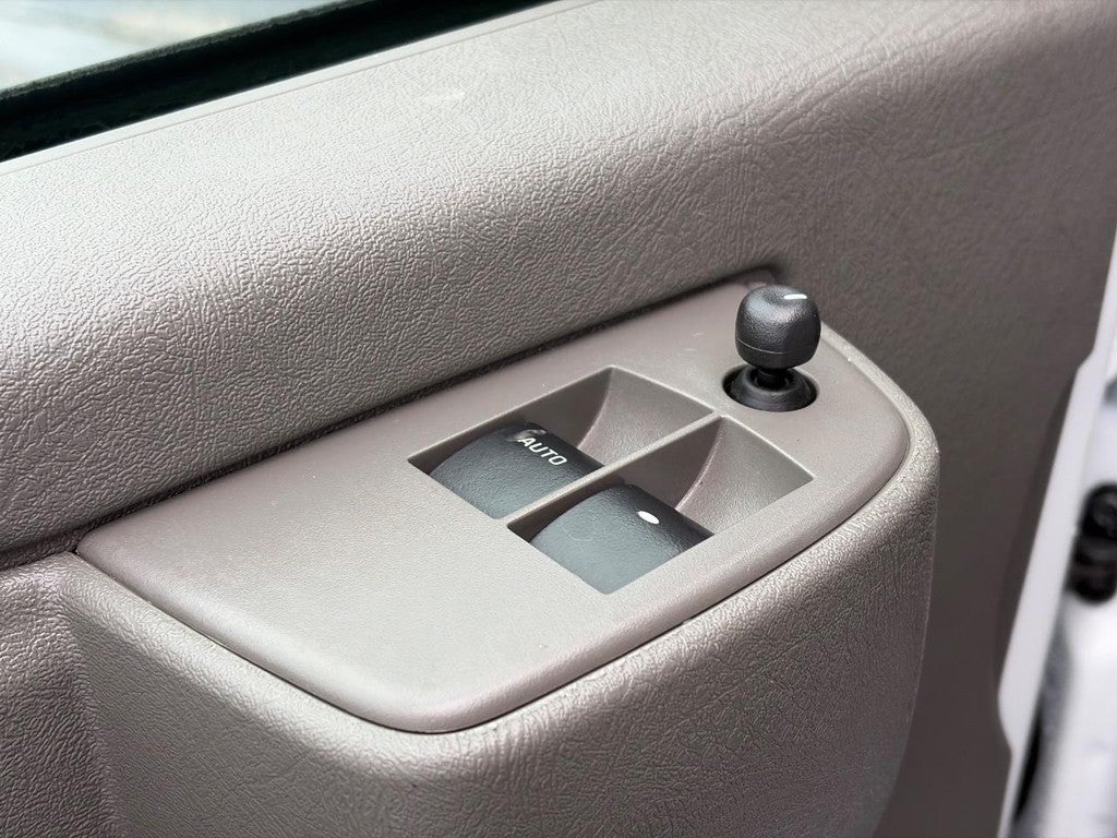 2024 Chevrolet Express Passenger RWD 3500 155" LT