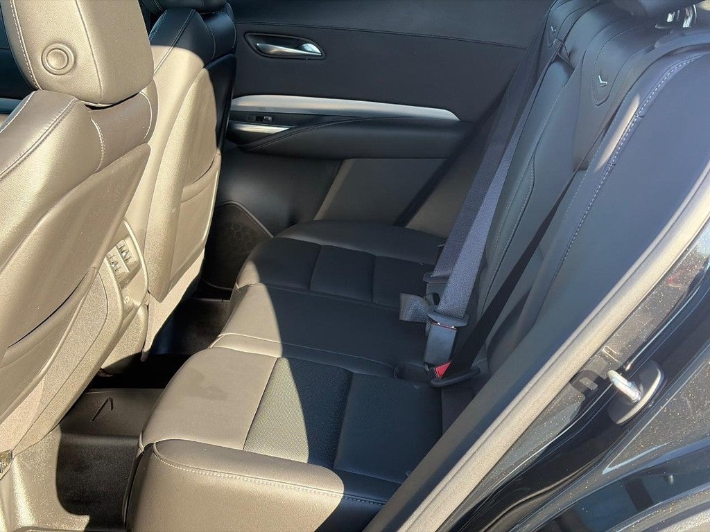 2021 Cadillac XT4 FWD 4dr Premium Luxury