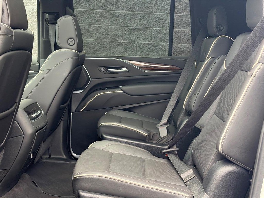 2023 Cadillac Escalade ESV 4WD 4dr Premium Luxury