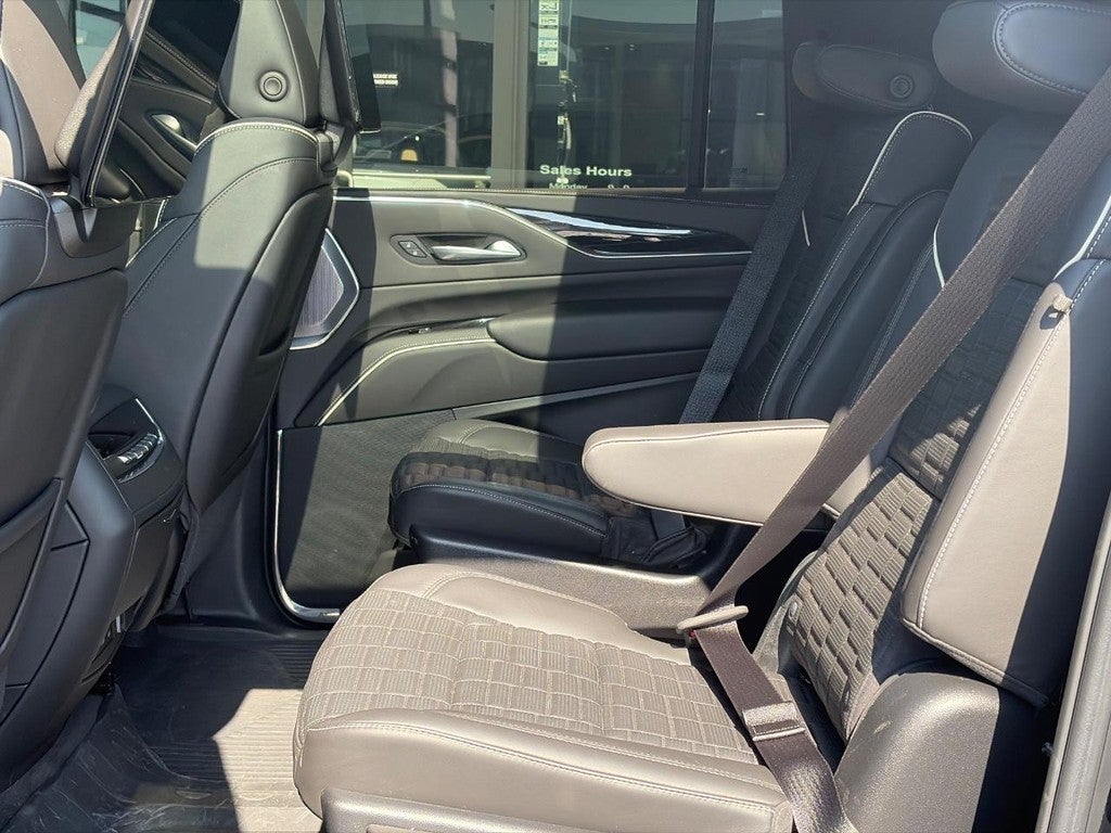 2024 Cadillac Escalade ESV AWD 4dr V-Series