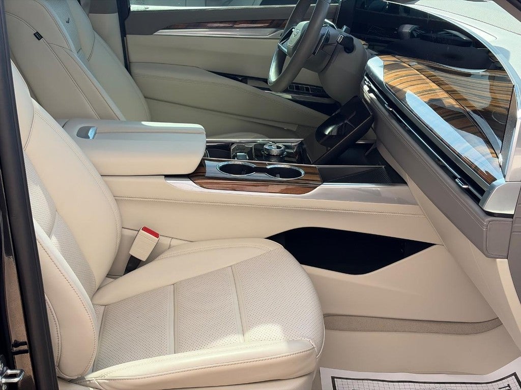 2025 Cadillac Escalade 4WD 4dr Sport Platinum